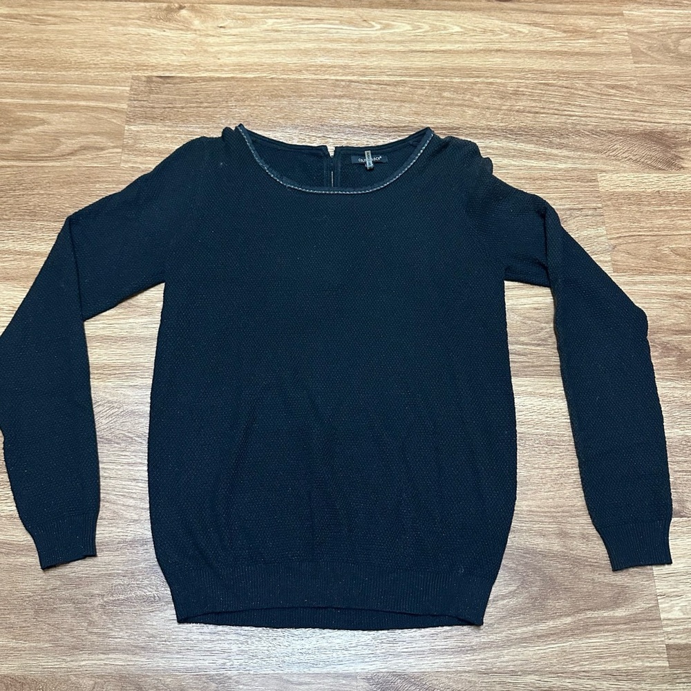 Color Block - Women’s Black Sweater Top with Bow Details - Size S/M